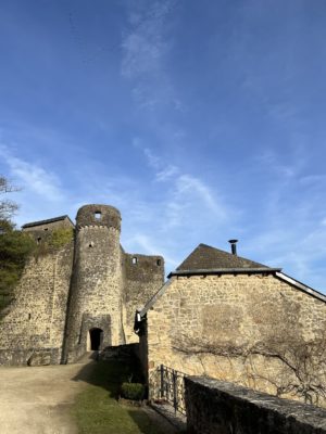 Les murailles de la forteresse